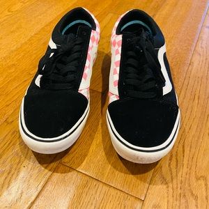 Vans Comfycush Split  Black Strawberry Skate Shoe